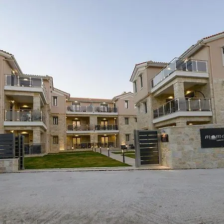 Moments Apartment B2 Walking Distance To The Beach!