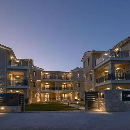 Moments Apartment B2 Walking Distance To The Beach! * Nikiana