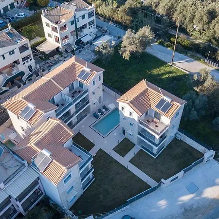 Moments Apartment B2 Walking Distance To The Beach! Nikiana