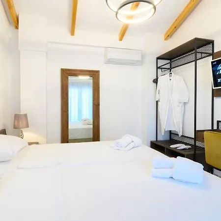 Moments Apartment B2 Walking Distance To The Beach! *