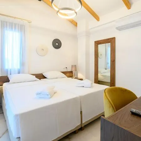 Moments Apartment B2 Walking Distance To The Beach! * Nikiana