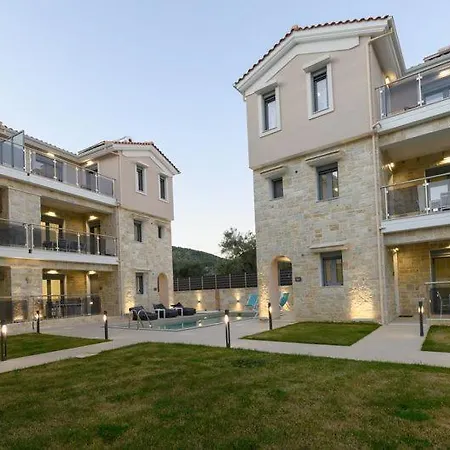 Moments Apartment B2 Walking Distance To The Beach!